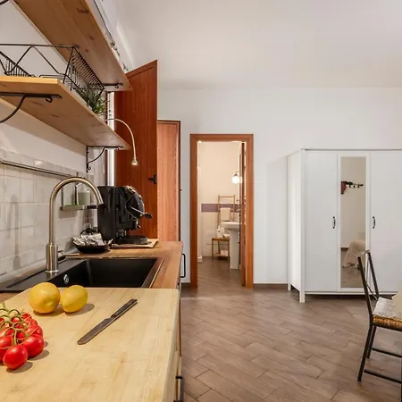 Pirtusu Del Porto, * Παλέρμο